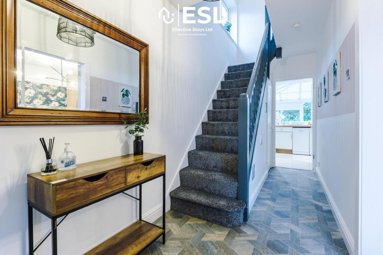 Open Plan - 3 Bedroom House - Garden And Outdoor Seating - Driveway Parking - Short Drive To City Centre Saughall Zewnętrze zdjęcie