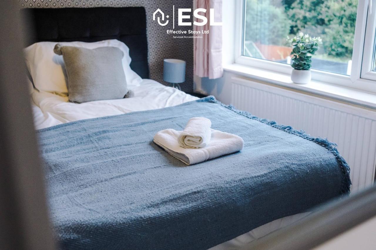 Open Plan - 3 Bedroom House - Garden And Outdoor Seating - Driveway Parking - Short Drive To City Centre Saughall Zewnętrze zdjęcie