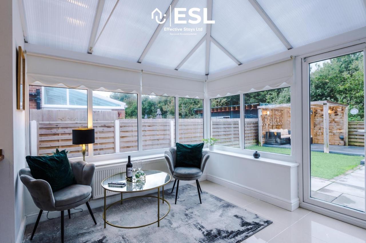 Open Plan - 3 Bedroom House - Garden And Outdoor Seating - Driveway Parking - Short Drive To City Centre Saughall Zewnętrze zdjęcie