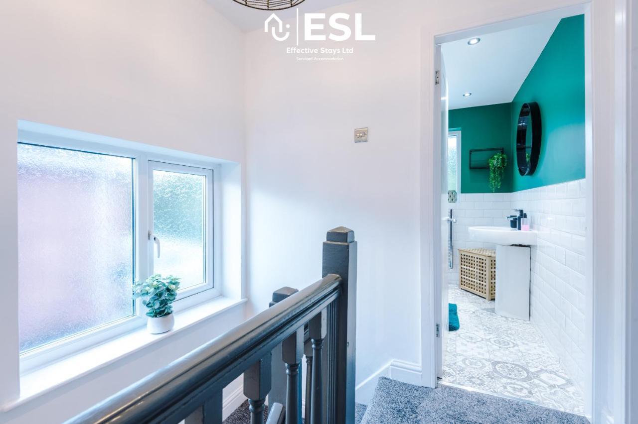 Open Plan - 3 Bedroom House - Garden And Outdoor Seating - Driveway Parking - Short Drive To City Centre Saughall Zewnętrze zdjęcie