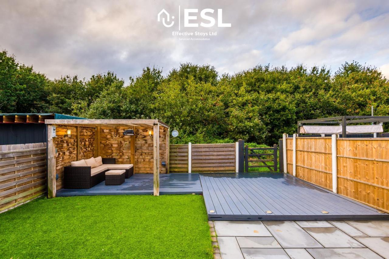 Open Plan - 3 Bedroom House - Garden And Outdoor Seating - Driveway Parking - Short Drive To City Centre Saughall Zewnętrze zdjęcie